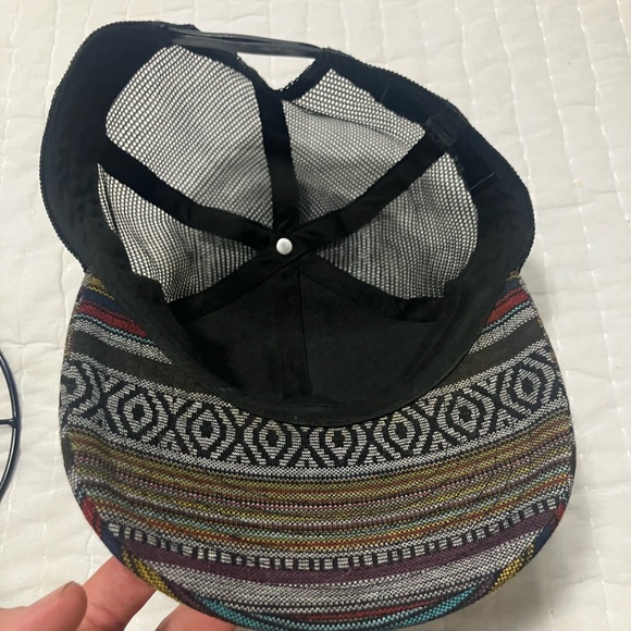 Beautiful Giant Multicolor Patterned Hat - Picture 4 of 6